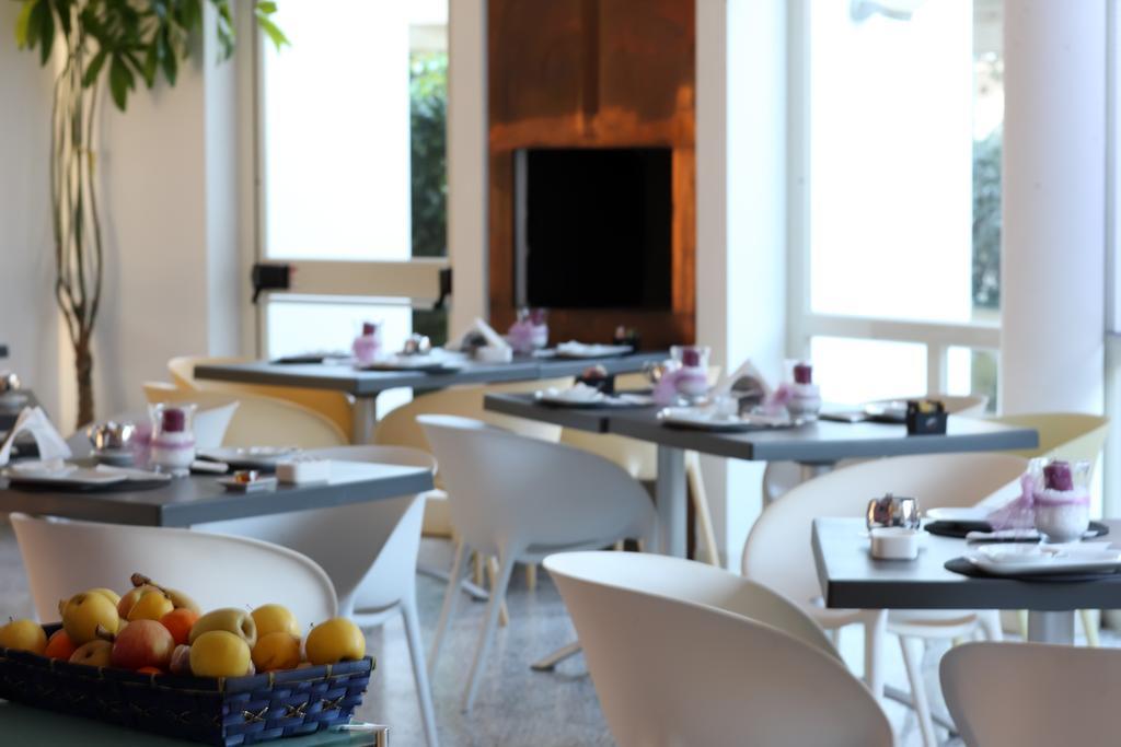 Hotel Zeffiro ساباوديا المظهر الخارجي الصورة
