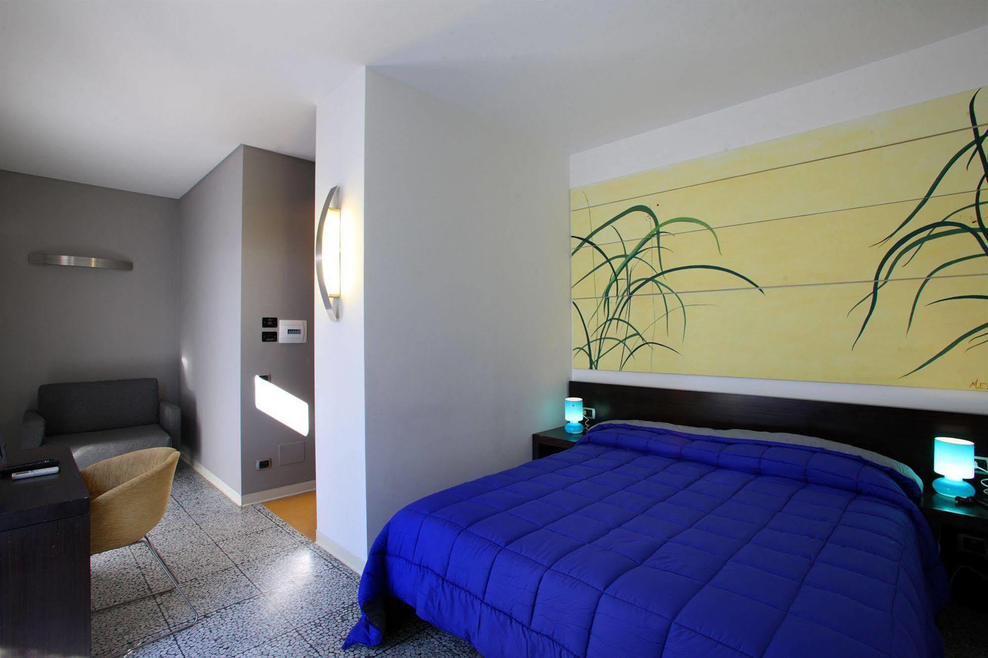 Hotel Zeffiro ساباوديا المظهر الخارجي الصورة