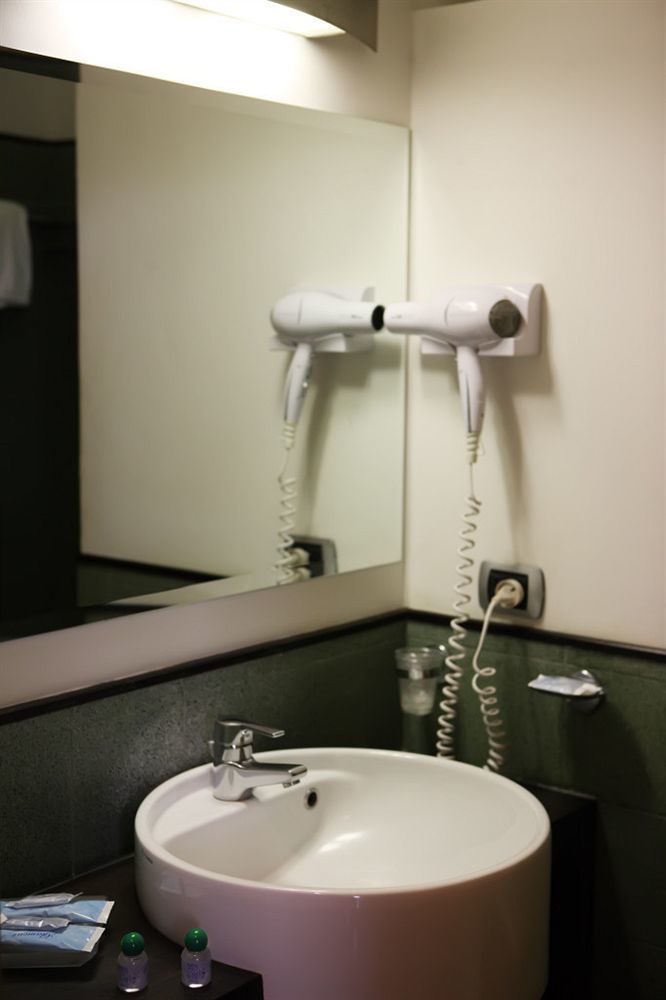 Hotel Zeffiro ساباوديا المظهر الخارجي الصورة